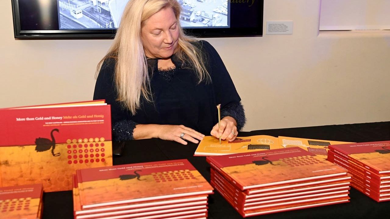 wagba0334   prof dr alexandra ludewig   book launch more than gold and honey